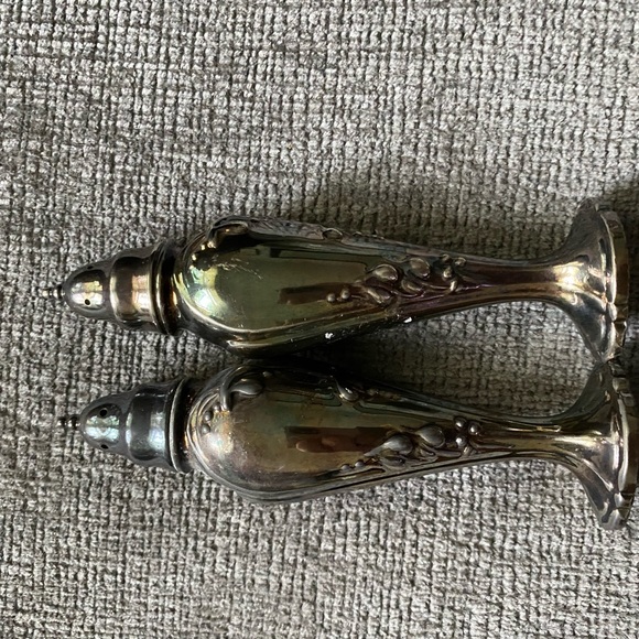 Vintage StanHome Silver Plated Nouveau Style Salt Pepper Shakers Silver Set - Picture 2 of 8